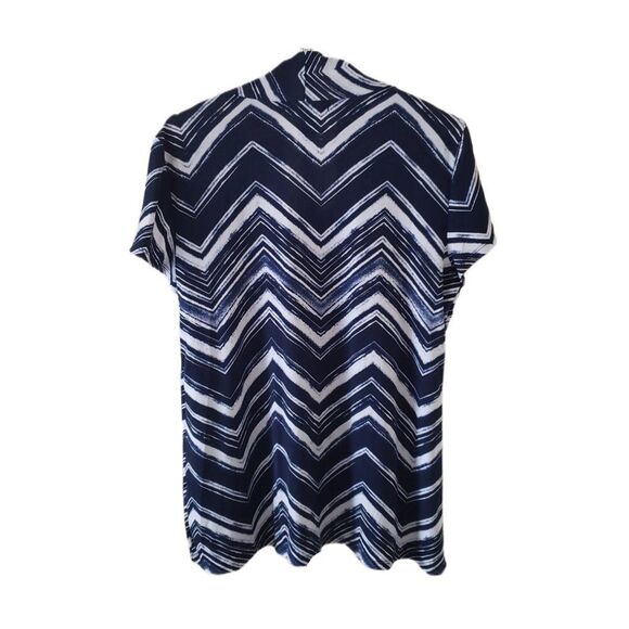 Liz McCoy Blue and White Short Sleeve Blouse with Attached Tank - Picture 3 of 4